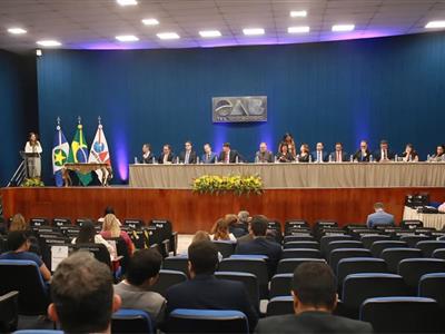 Notícia destaque: Gisela Cardoso destaca parceria com a UFMT em posse de diretores na OAB-MT