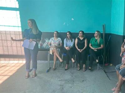 Foto da Notícia: OAB-MT realiza palestras e entrega de kits de higiene a reeducandas